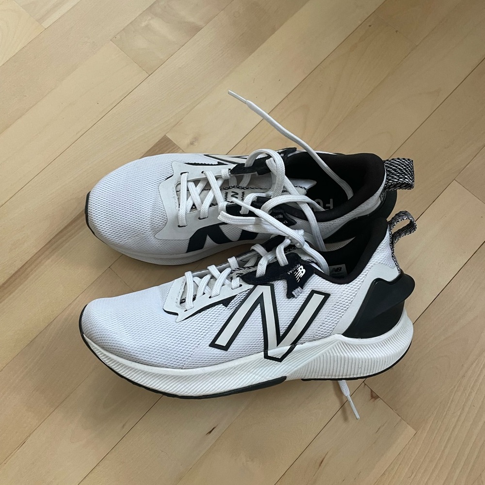 New Balance FuelCell RMX V2 Women Sneakers - Size 6